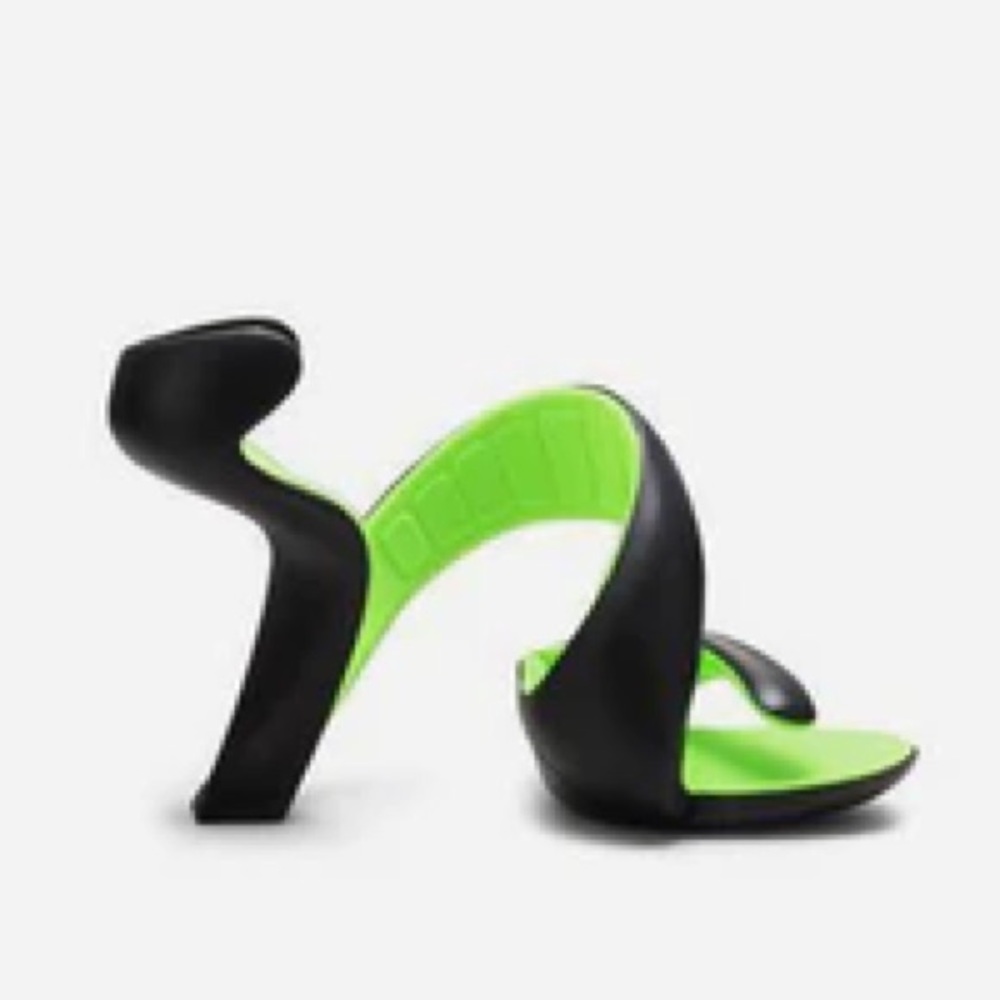iconieur heels.